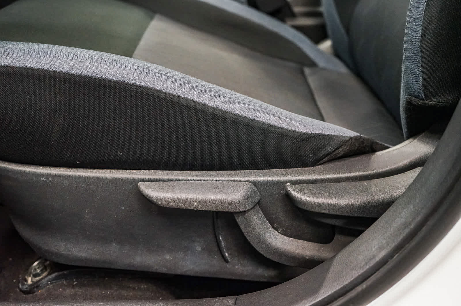 Used 2025 Nissan Versa SV w/ Trunk Package FWD image 20
