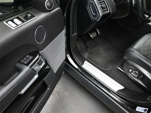 Used 2021 Land Rover Range Rover Sport SVR image 14