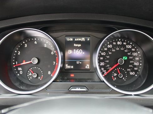 Used 2018 Volkswagen Tiguan SEL image 14