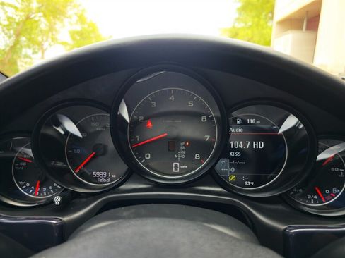 Used 2014 Porsche Panamera AWD/4WD image 17