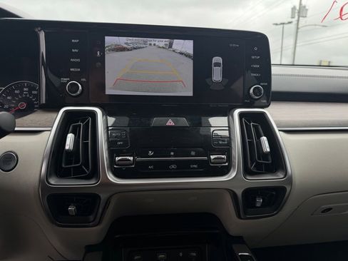 Used 2023 Kia Sorento S w/ Panoramic Sunroof Package AWD/4WD image 18