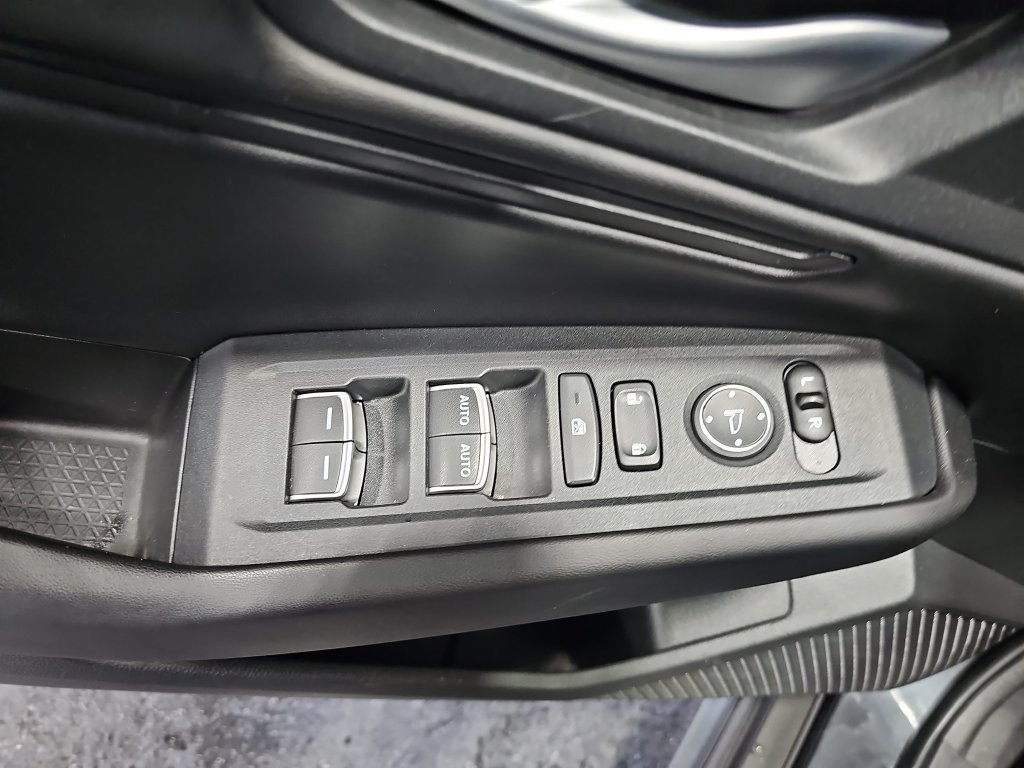 Used 2025 Honda Accord SE image 27