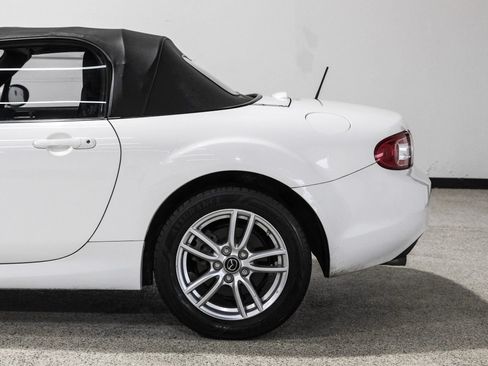 Used 2013 MAZDA MX-5 Miata Sport RWD image 10