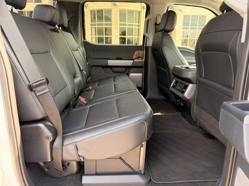 Used 2025 Ford F250 Lariat AWD/4WD image 19