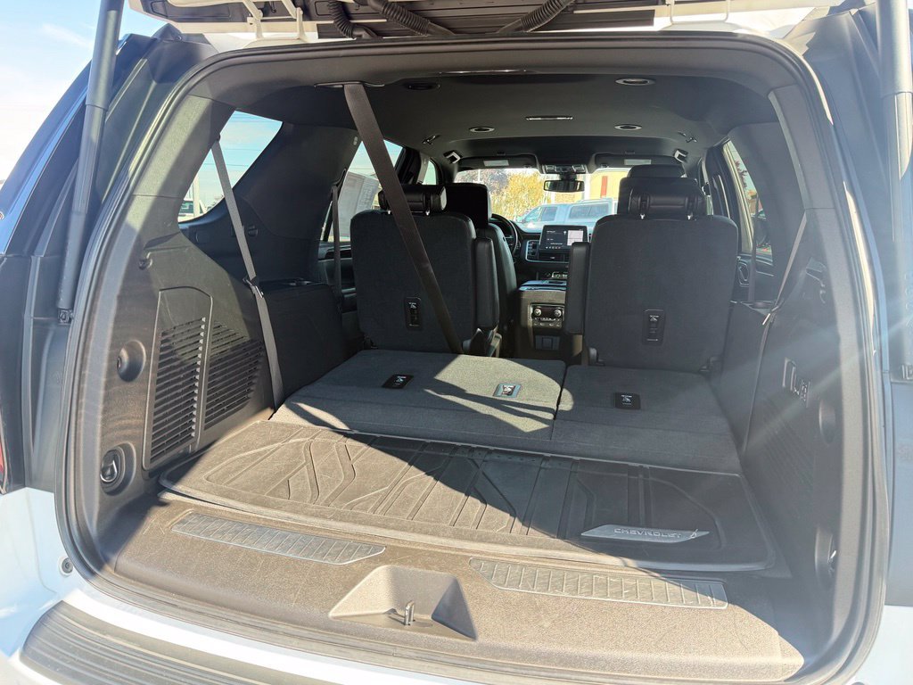 Used 2021 Chevrolet Tahoe Z71 w/ Z71 Off-Road Package AWD/4WD image 37
