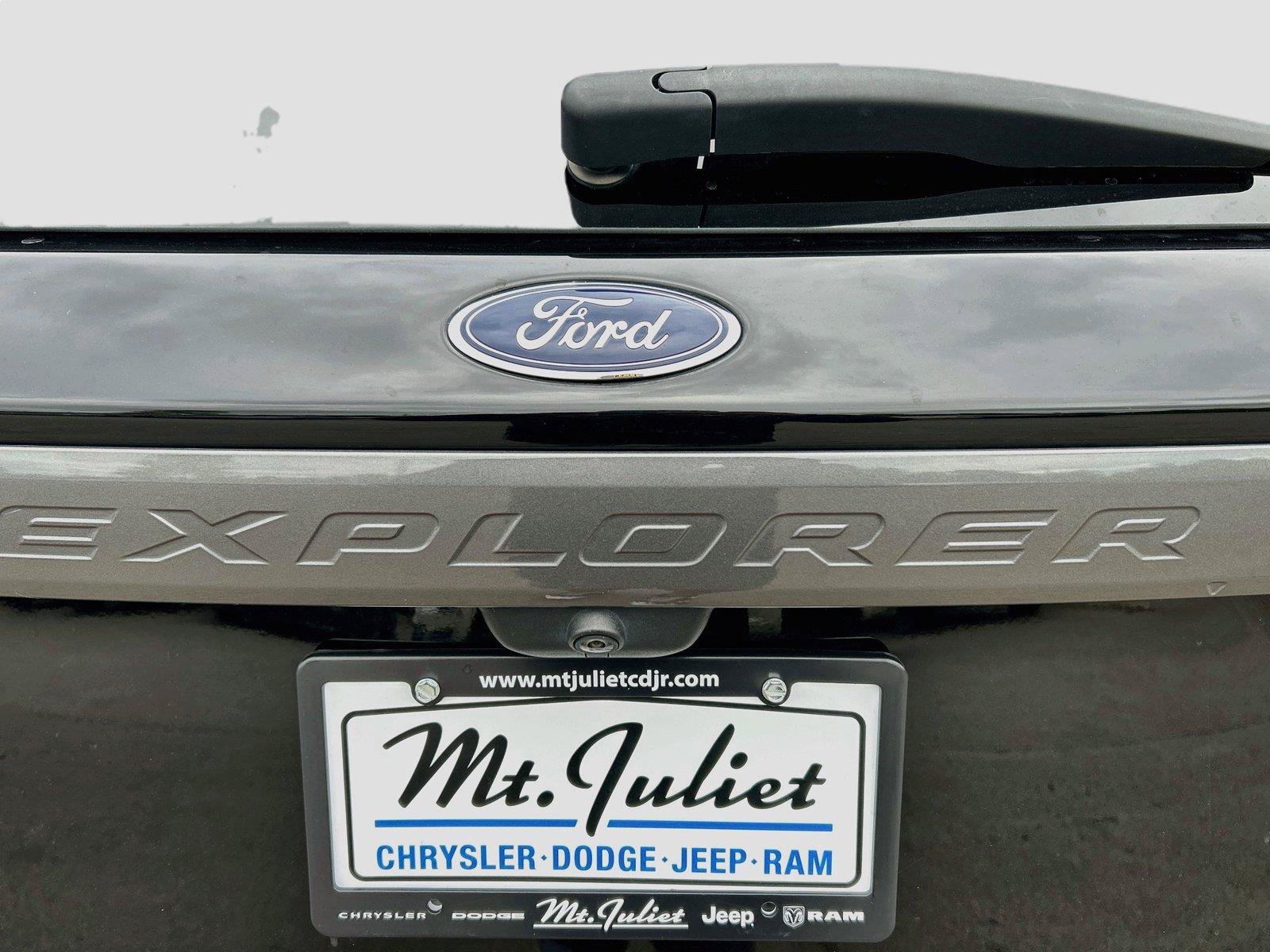 Used 2023 Ford Explorer XLT w/ Equipment Group 202A AWD/4WD image 13