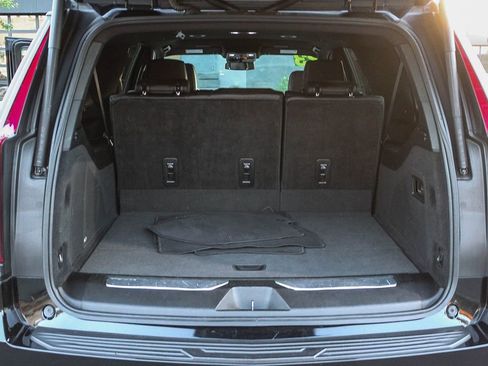 Used 2023 Cadillac Escalade ESV Luxury RWD image 31