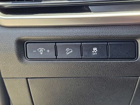 Used 2025 Kia Telluride LX FWD image 19