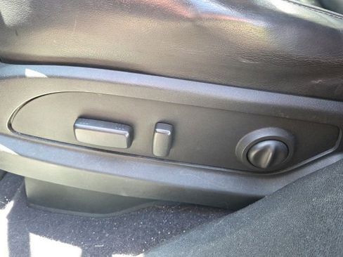 Used 2012 Buick Enclave Premium FWD image 28