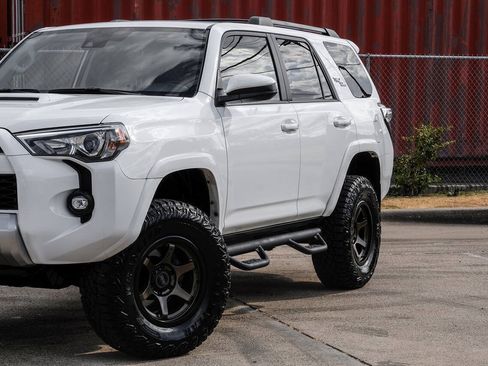 Used 2022 Toyota 4Runner TRD Off-Road AWD/4WD image 6