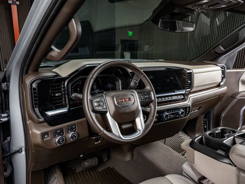 Used 2024 GMC Sierra 1500 SLE w/ Preferred Package image 17