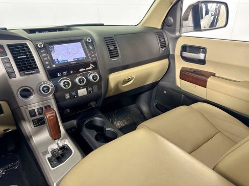 Used 2013 Toyota Sequoia Platinum image 29