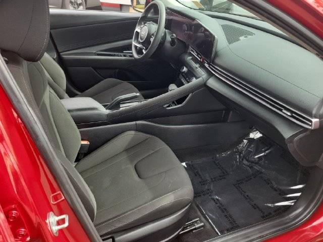 Used 2024 Hyundai Elantra SEL FWD image 16