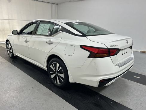 Used 2022 Nissan Altima 2.5 SV w/ SV Premium Package AWD/4WD image 7