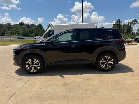 Used 2021 Nissan Rogue SV FWD image 2