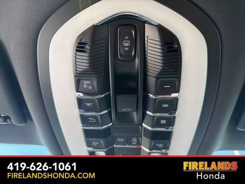 Used 2023 Porsche Macan GTS AWD/4WD image 27