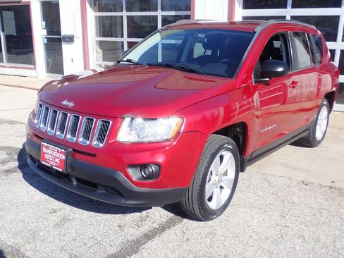 Used 2013 Jeep Compass Sport image 2