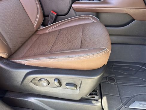 Used 2023 Chevrolet Tahoe High Country w/ Advanced Technology Package image 32