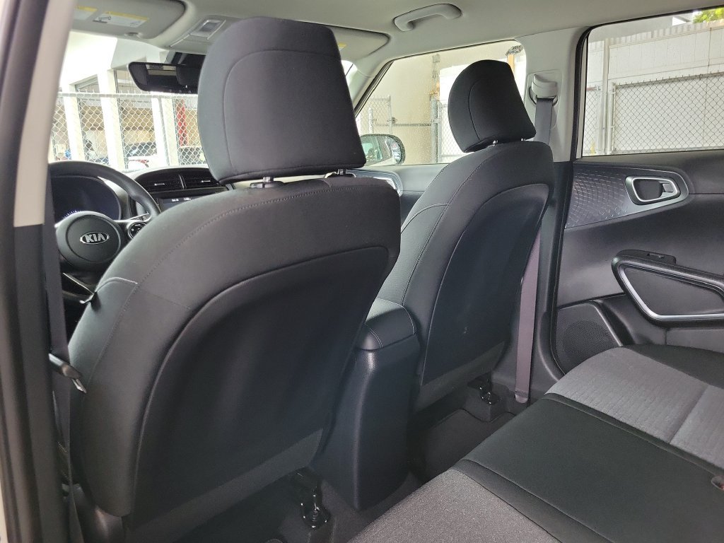 Used 2020 Kia Soul S FWD image 12