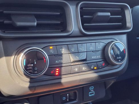 Used 2023 Ford Maverick Lariat w/ Lariat Luxury Package image 12