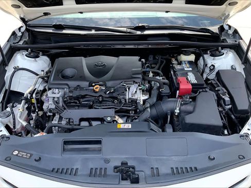 Used 2018 Toyota Camry XSE FWD image 30