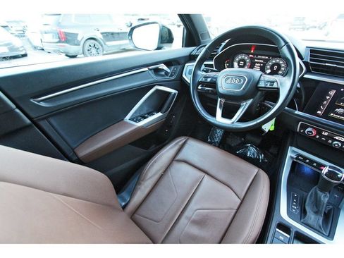 Used 2022 Audi Q3 2.0T Premium Plus w/ Premium Plus Package AWD/4WD image 9