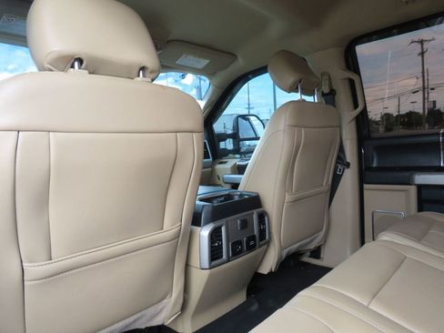 Used 2020 Ford F250 Lariat w/ Lariat Ultimate Package image 12