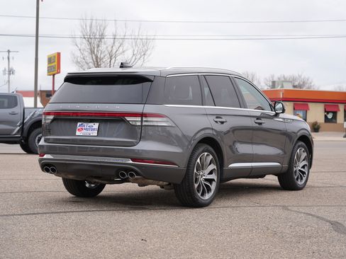 Used 2025 Lincoln Aviator Premiere w/ Equipment Group 101A image 3