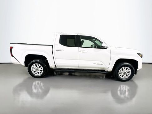 Used 2025 Toyota Tacoma SR5 image 4