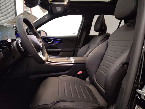 Used 2026 Mercedes-Benz GLC 300 image 5
