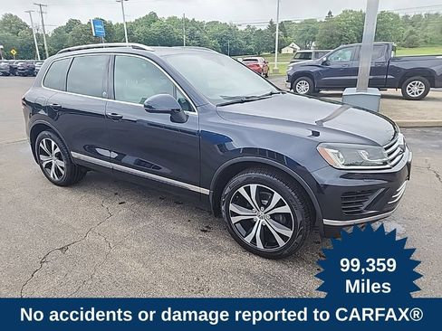Used 2017 Volkswagen Touareg Wolfsburg Edition AWD/4WD image 7