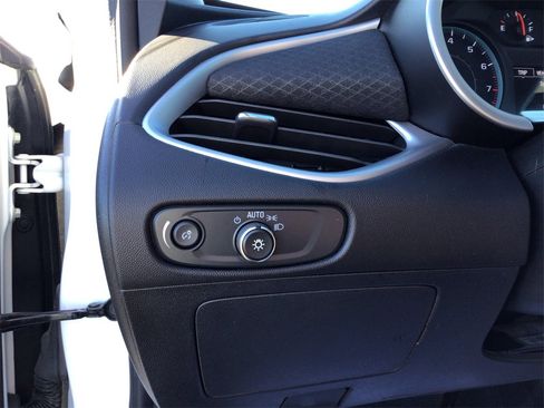 Used 2023 Chevrolet Malibu LT image 18