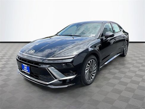 New 2025 Hyundai Sonata SEL image 3