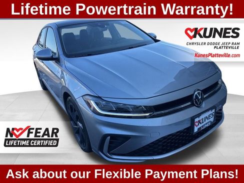 Used 2025 Volkswagen Jetta SE w/ Sunroof Package FWD image 1