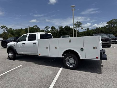 New 2026 RAM 5500 Tradesman w/ Chrome Appearance Group AWD/4WD image 7