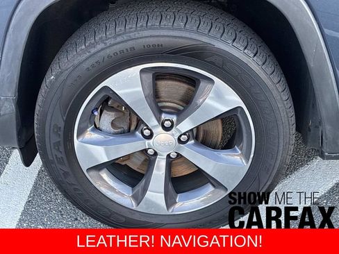 Used 2019 Jeep Cherokee Limited AWD/4WD image 23