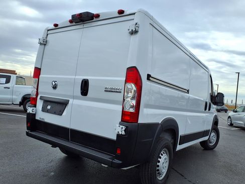 Used 2024 RAM ProMaster 2500 w/ Convenience Group image 29