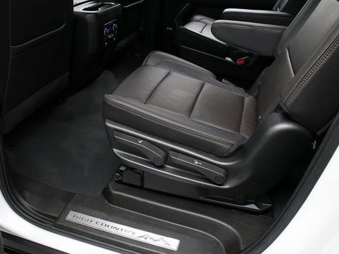 Certified 2021 Chevrolet Suburban High Country image 29