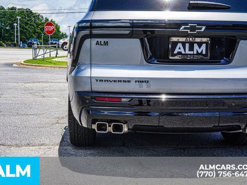 Used 2024 Chevrolet Traverse RS w/ LPO, Floor Liner Package AWD/4WD image 16