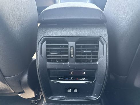 Used 2024 BMW 330i Sedan image 16