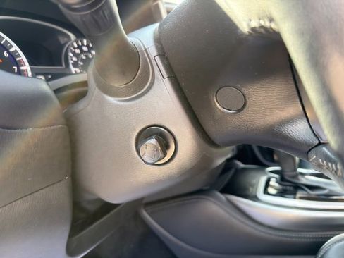 Used 2019 INFINITI QX60 Luxe w/ Essential Package image 38