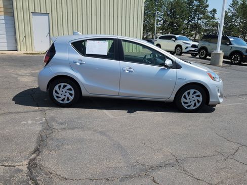 Used 2015 Toyota Prius C Two FWD image 11