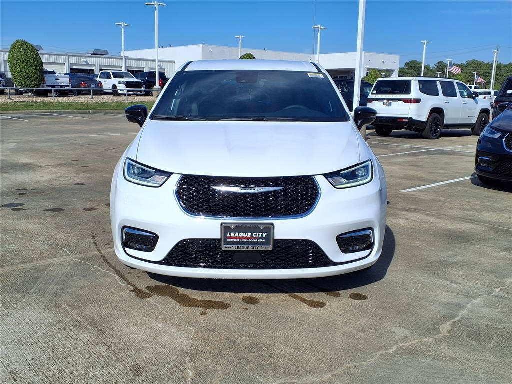 New 2026 Chrysler Pacifica Select FWD image 5