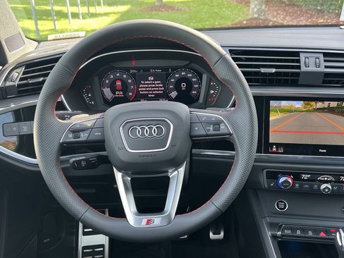 Certified 2025 Audi Q3 2.0T Premium Plus image 18