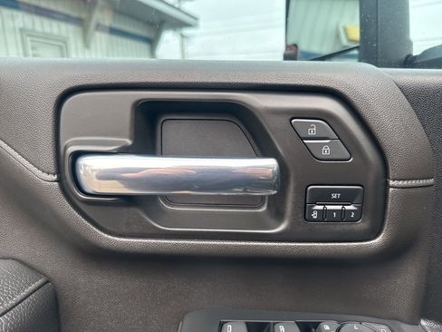 Used 2023 GMC Sierra 3500 Denali w/ Denali Black Diamond Edition AWD/4WD image 34