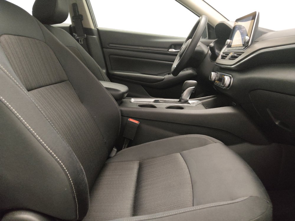 Used 2025 Nissan Altima 2.5 SV AWD/4WD image 21