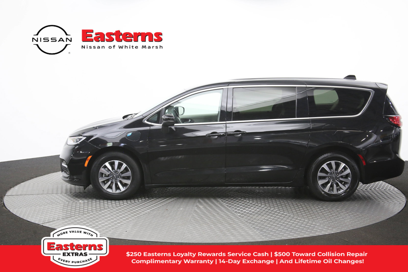 Used 2023 Chrysler Pacifica Touring-L FWD image 64