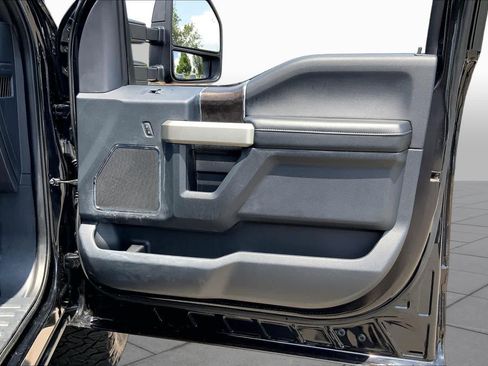 Used 2022 Ford F250 Lariat w/ Lariat Ultimate Package AWD/4WD image 23