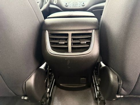 Used 2022 Chevrolet Malibu LT image 23