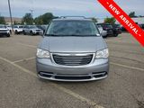 Used 2016 Chrysler Town & Country Touring image 2